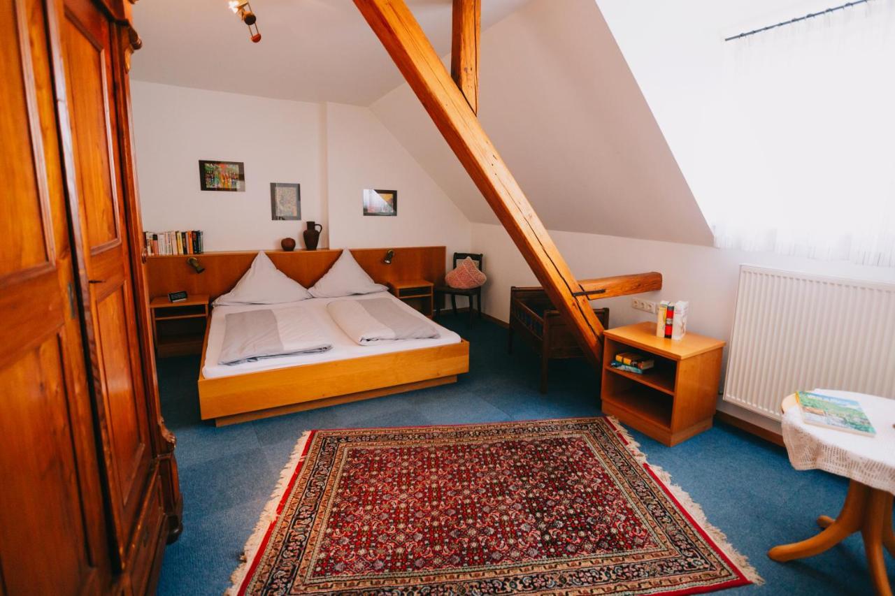 Bio-Weingut Staffelter Hof Guest House Krov Ngoại thất bức ảnh