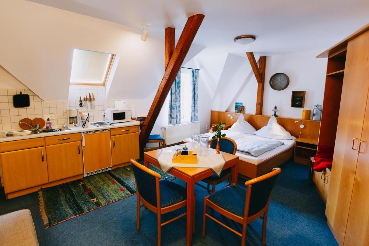 Bio-Weingut Staffelter Hof Guest House Krov Ngoại thất bức ảnh