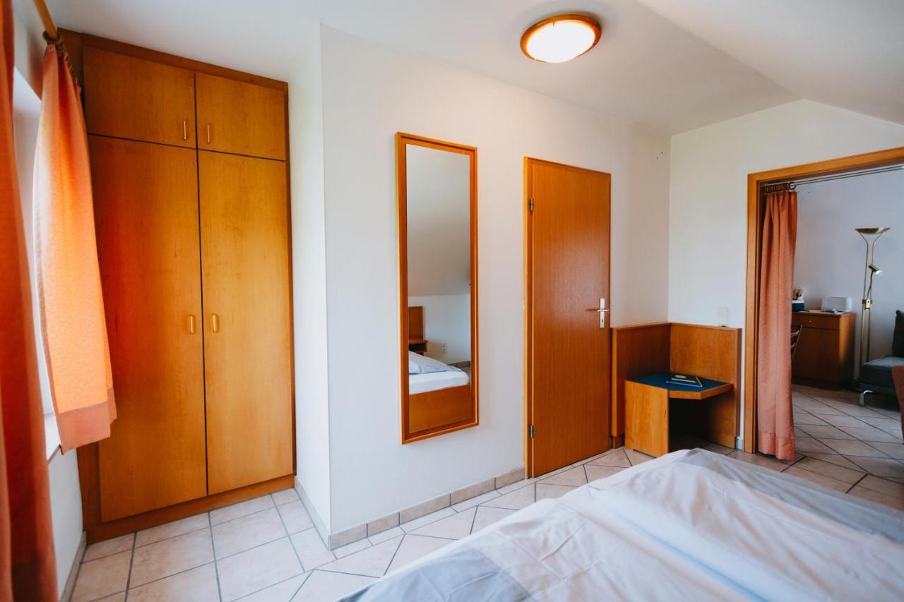 Bio-Weingut Staffelter Hof Guest House Krov Ngoại thất bức ảnh