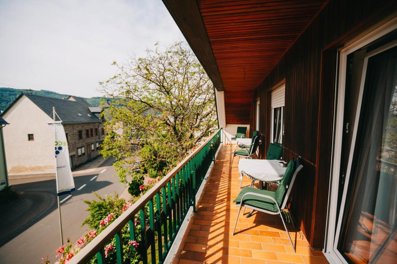 Bio-Weingut Staffelter Hof Guest House Krov Ngoại thất bức ảnh
