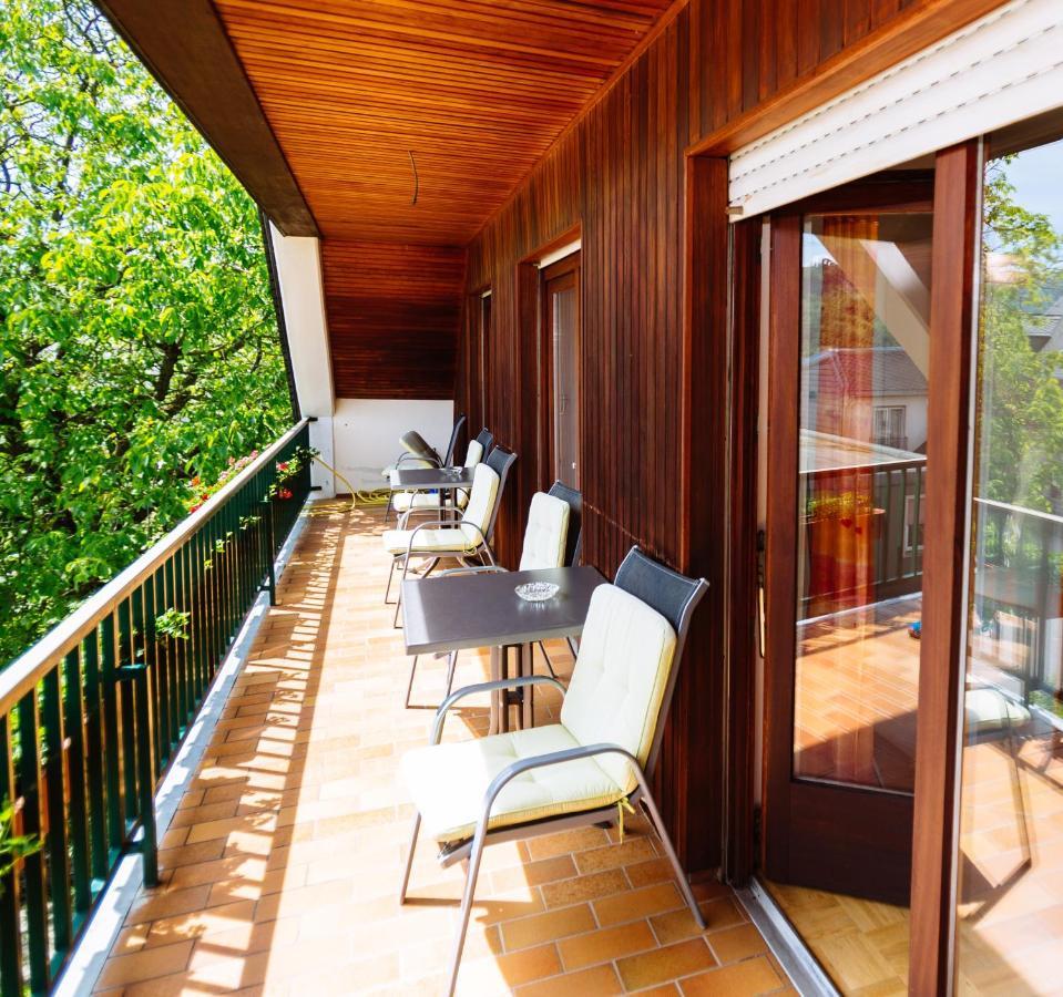 Bio-Weingut Staffelter Hof Guest House Krov Ngoại thất bức ảnh
