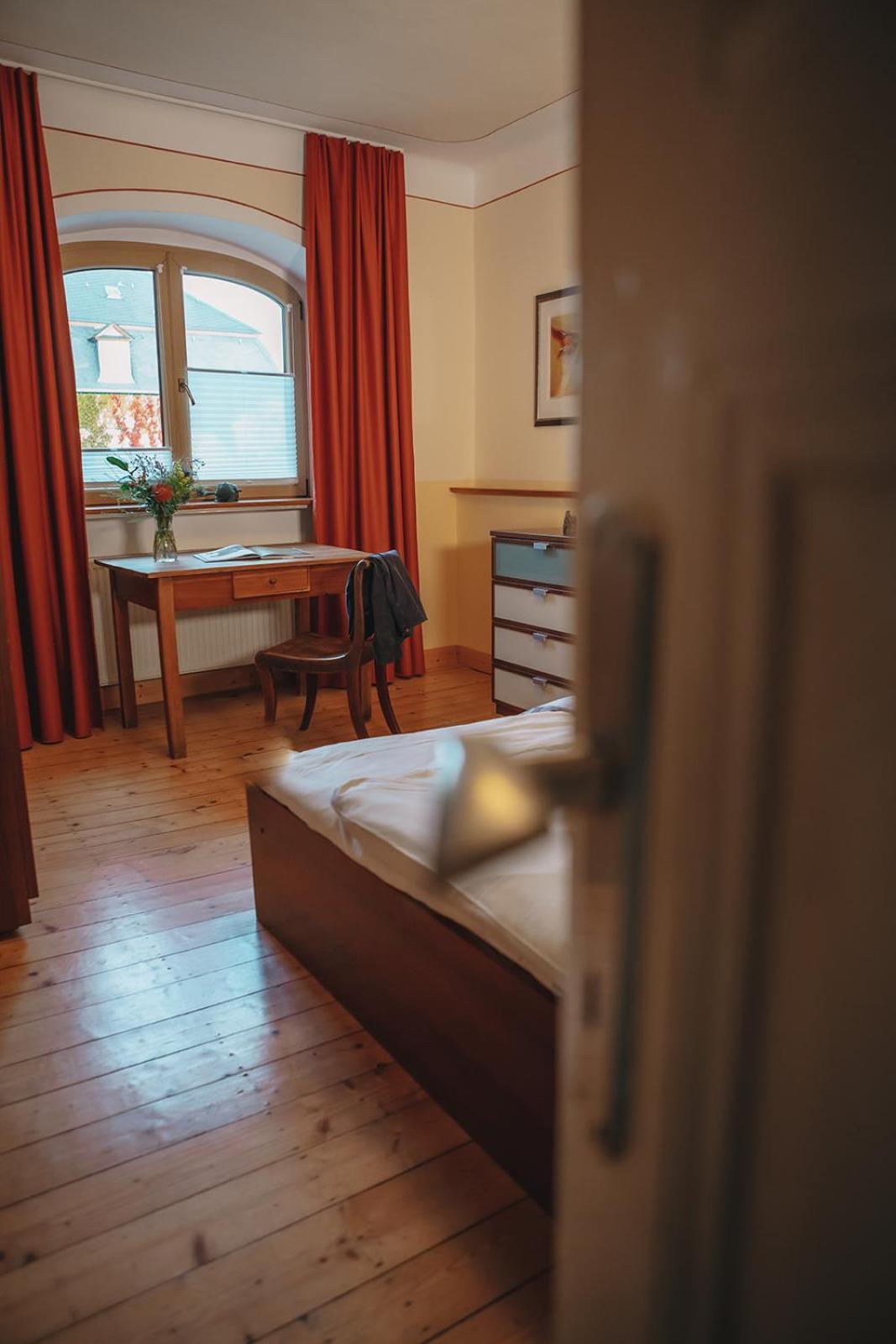 Bio-Weingut Staffelter Hof Guest House Krov Ngoại thất bức ảnh