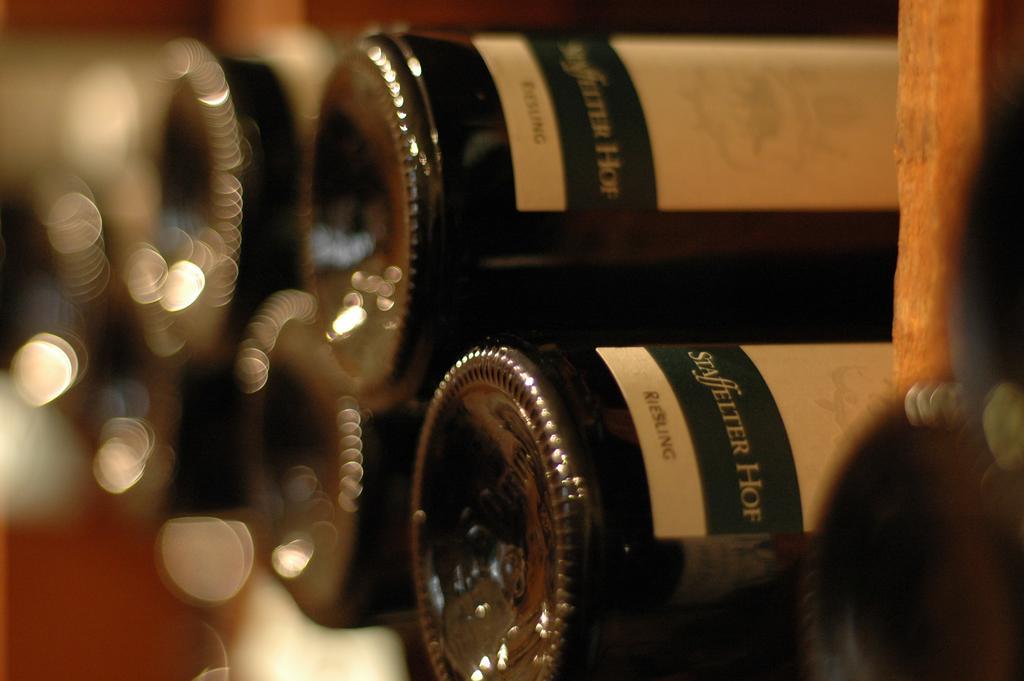 Bio-Weingut Staffelter Hof Guest House Krov Ngoại thất bức ảnh